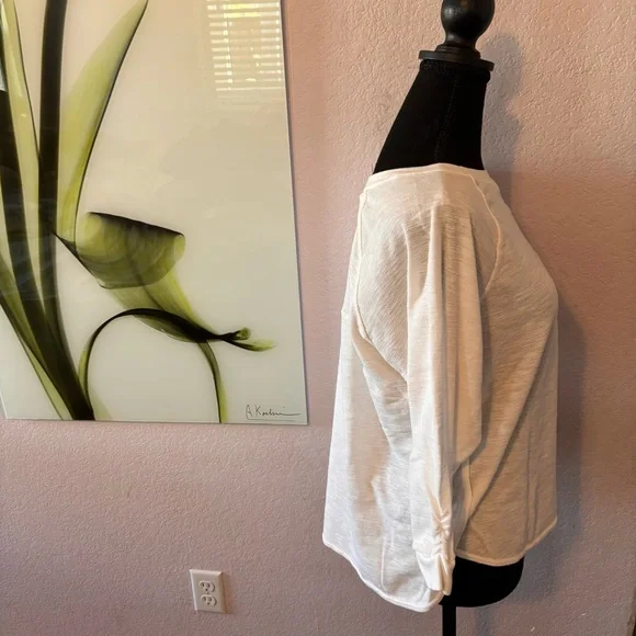 Shirt size large - Picture 3 of 5